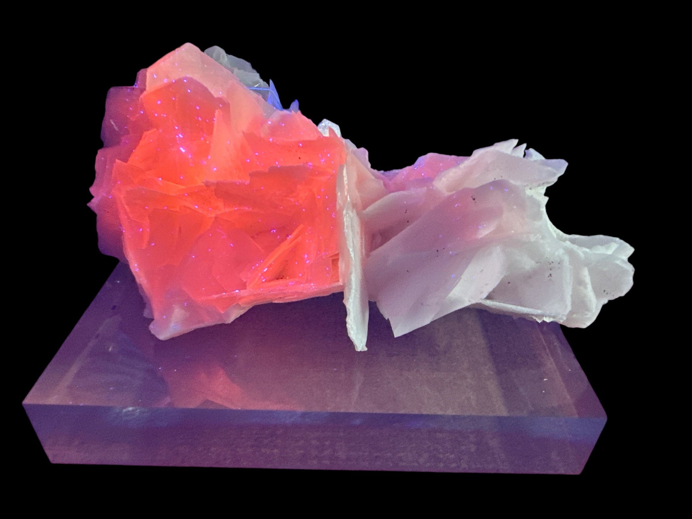 Energy Cleansing Healing Crystals - White Rose Calcite 697g - BLUMA Wellness